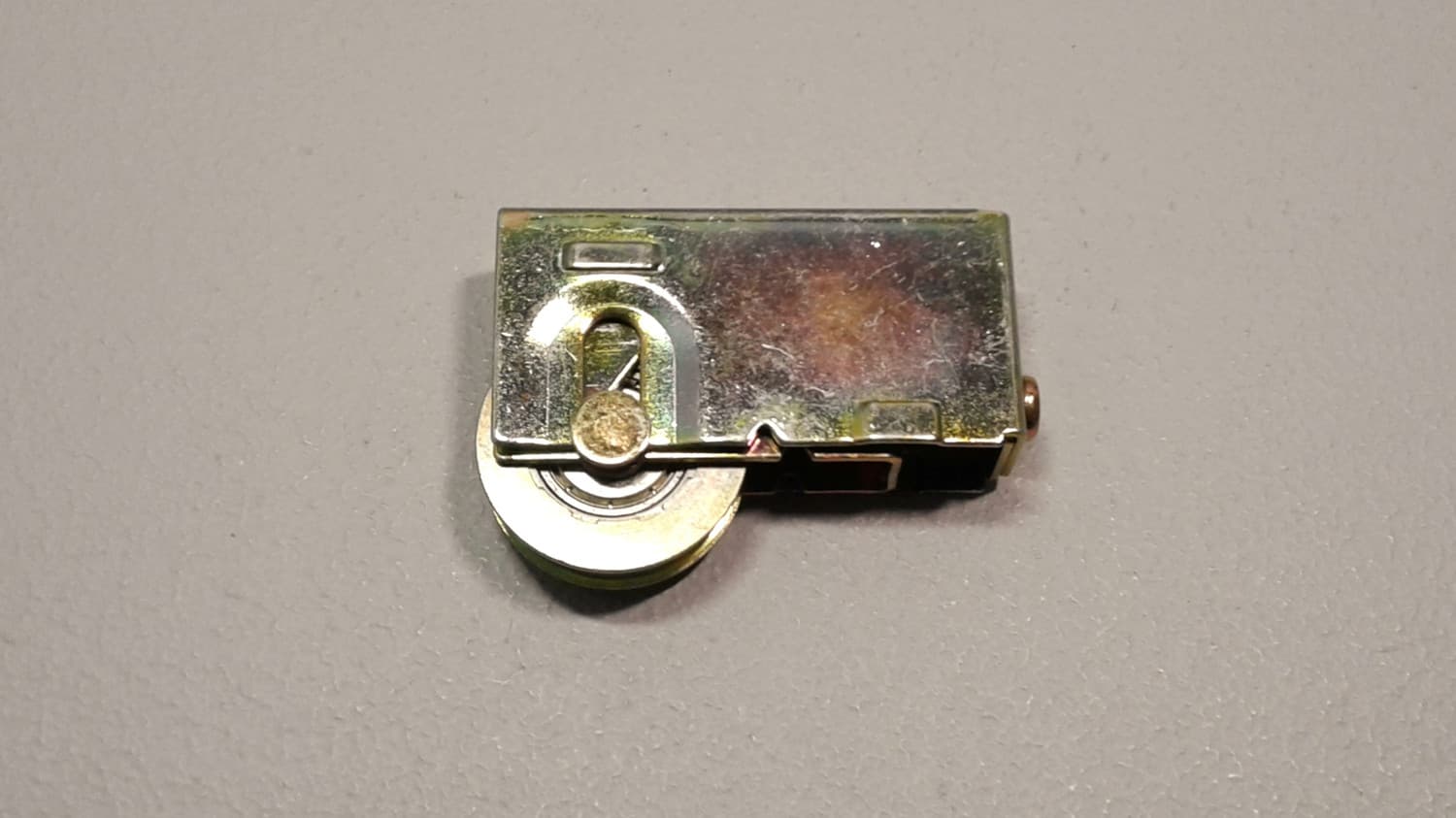 Roulette en acier avec roulement à bille pour porte patio Diamètre: 1 1/4''Largeur: 11/16'' - Image 1