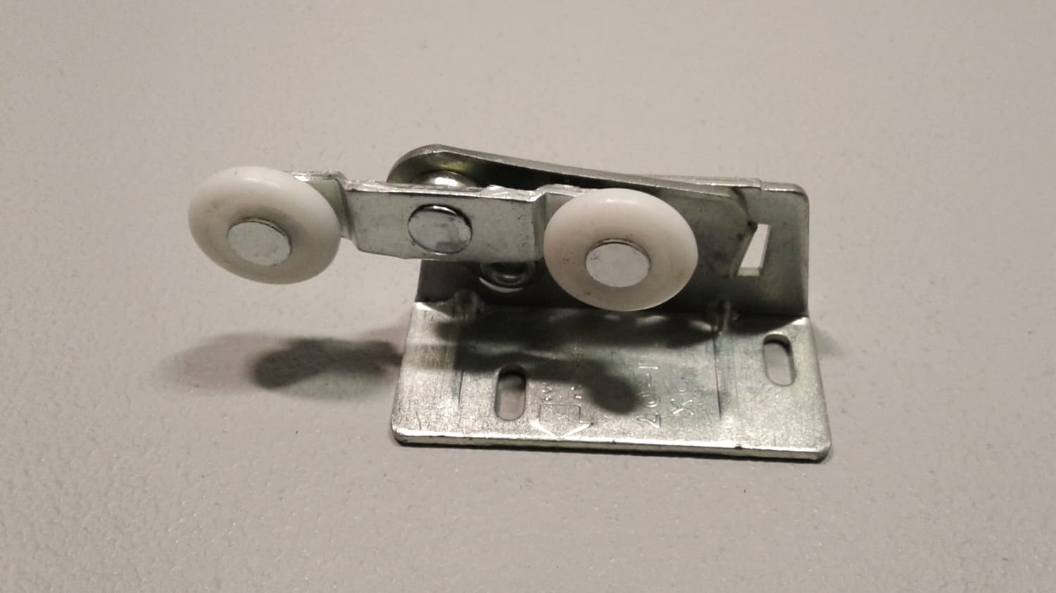 Roulettes du haut pour garde-robe  - Image 1