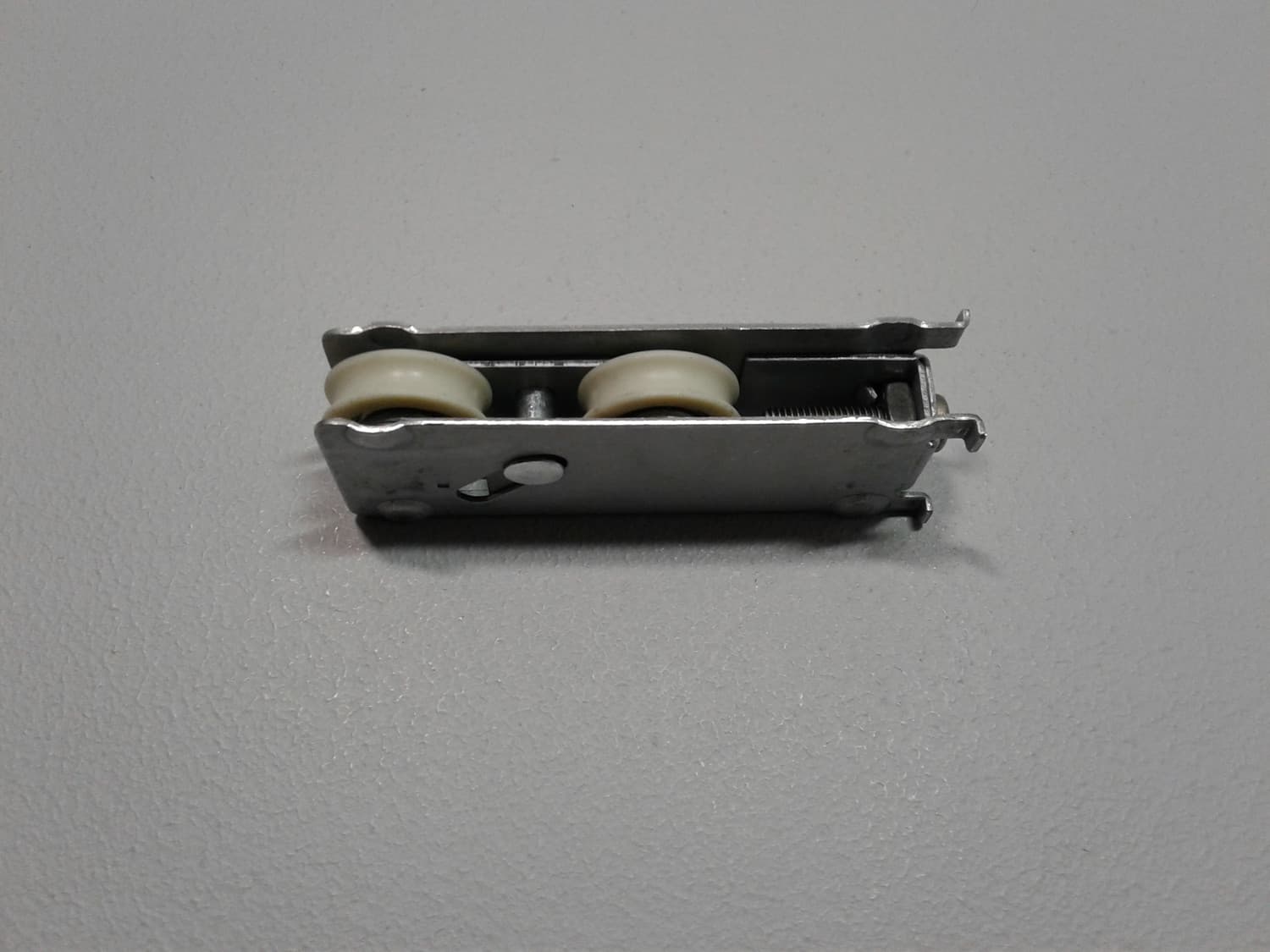 Roulette en nylon avec roulement à bille pour porte patio Diamètre: 1''Longueur: 3 7/8'' - Miniature 2