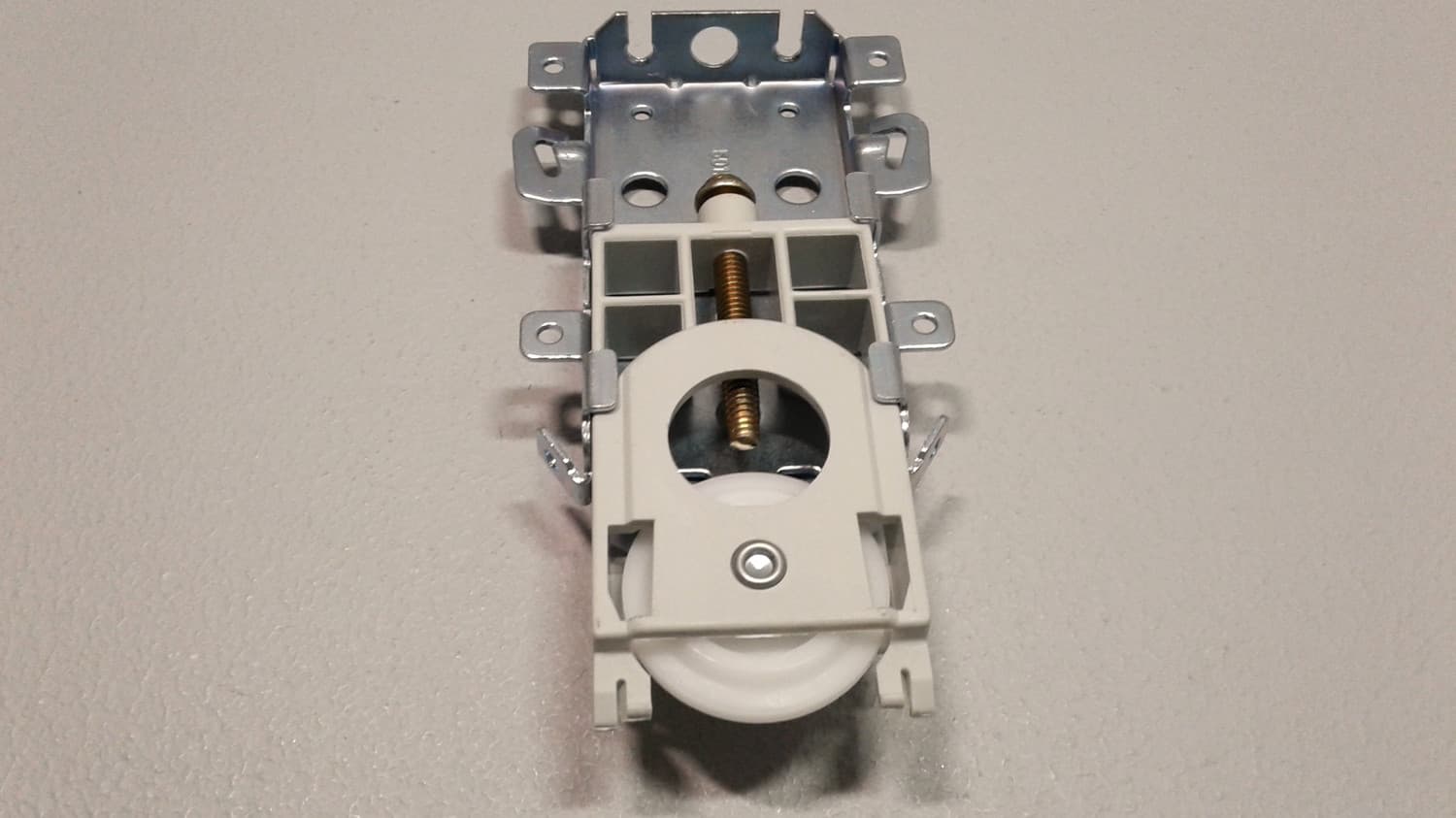 Roulette en nylon pour garde-robe - Image 1