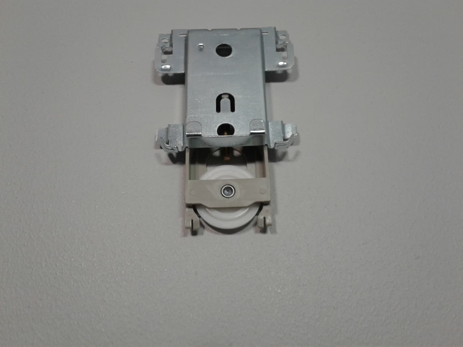 Roulette en nylon pour garde-robe - Miniature 2