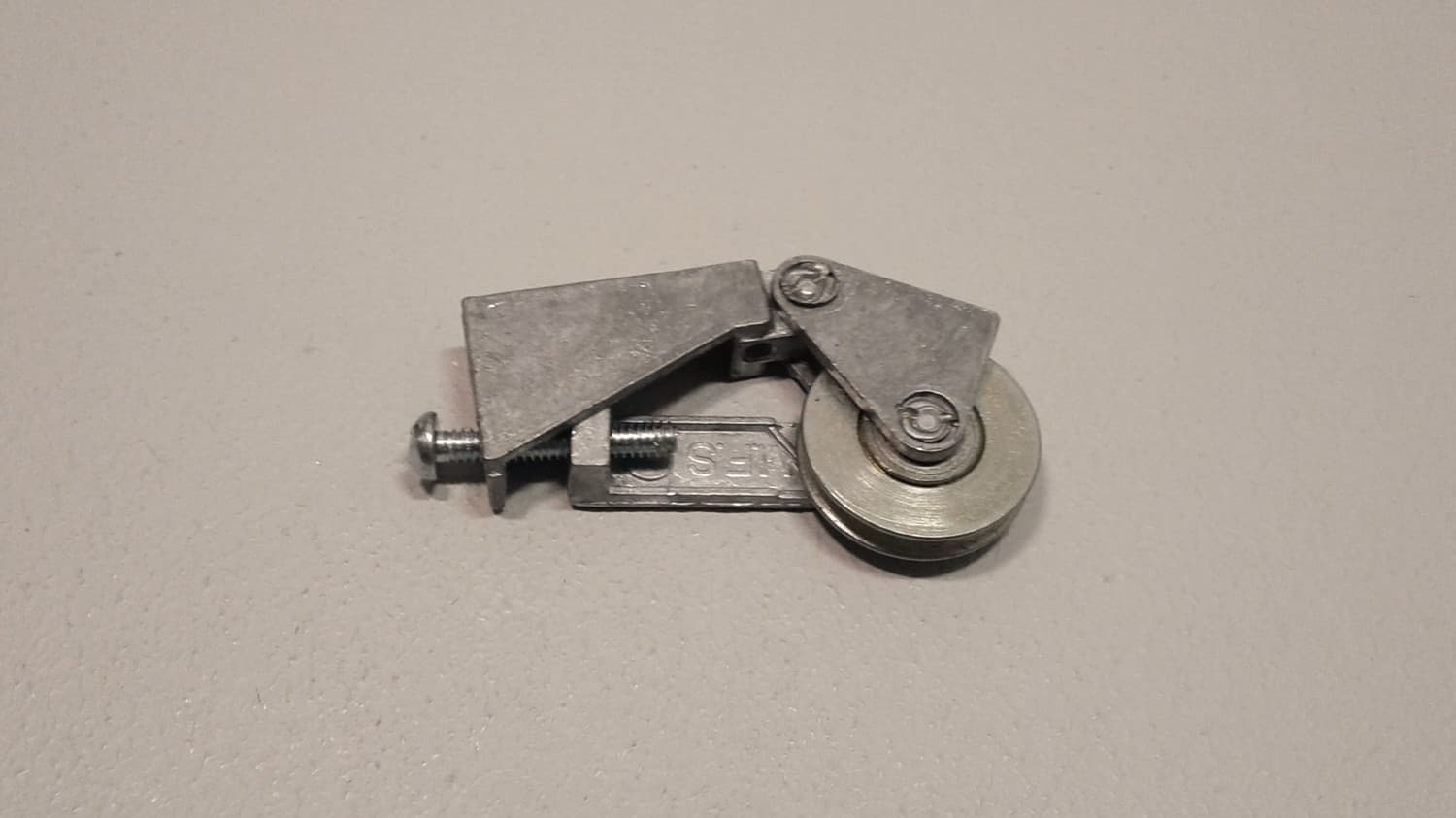 Roulette en acier avec roulement à bille  - Image 1