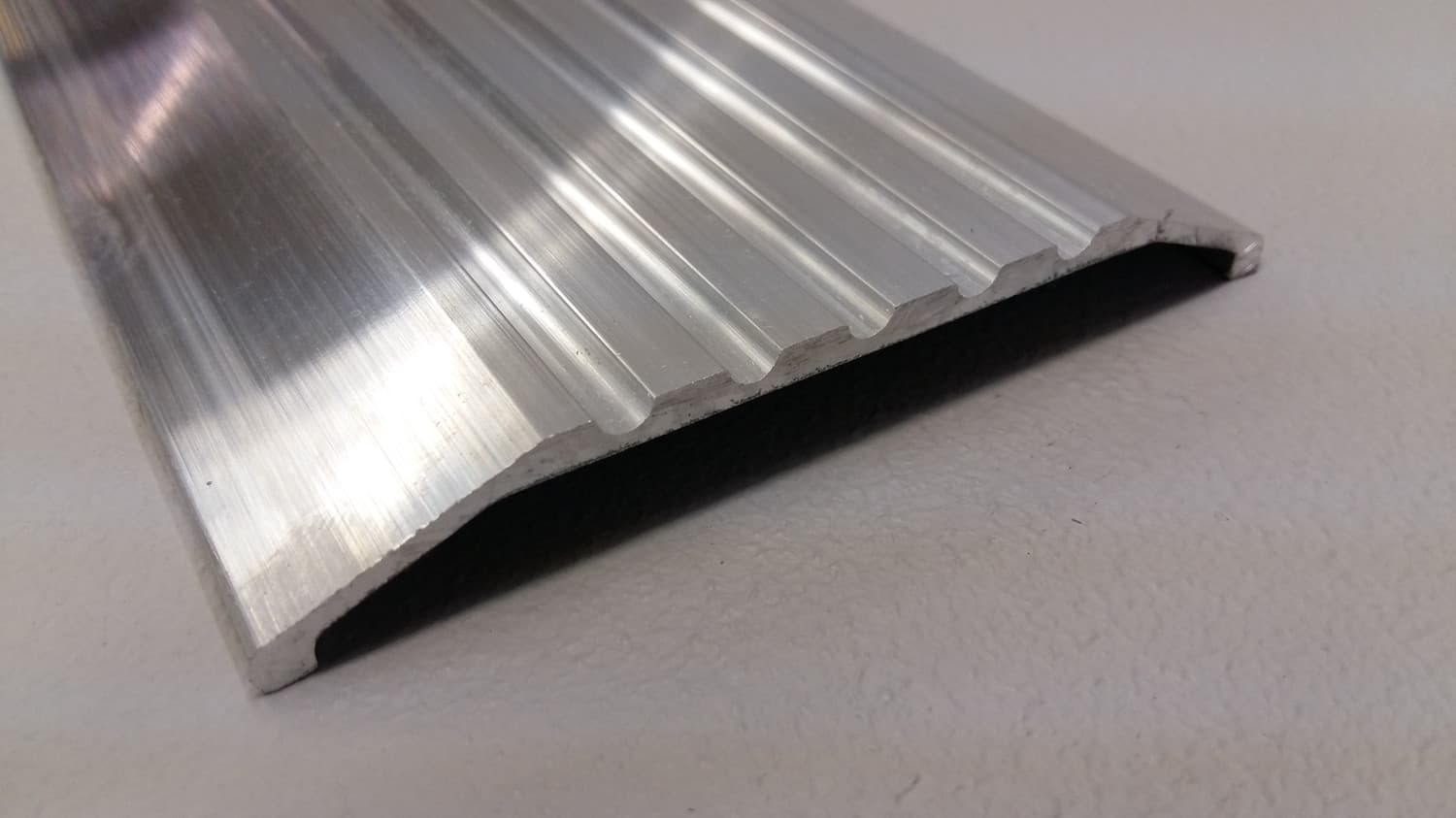 Seuil de porte en aluminium 4" X 36" - DEF10-158-4 (36") | Vosthermos