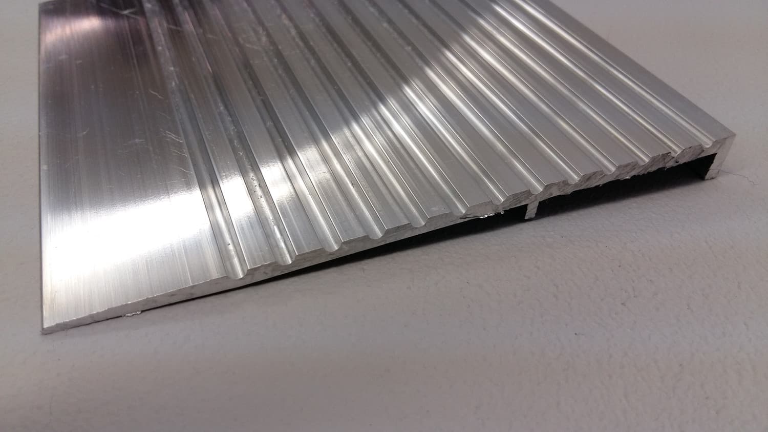 Seuil de porte en aluminium 6" X 36" - DEF10-158-6AHB (36") | Vosthermos