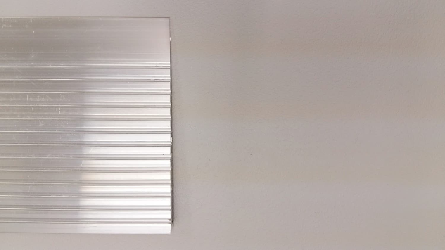 Seuil de porte en aluminium 6" X 36" - Miniature 2