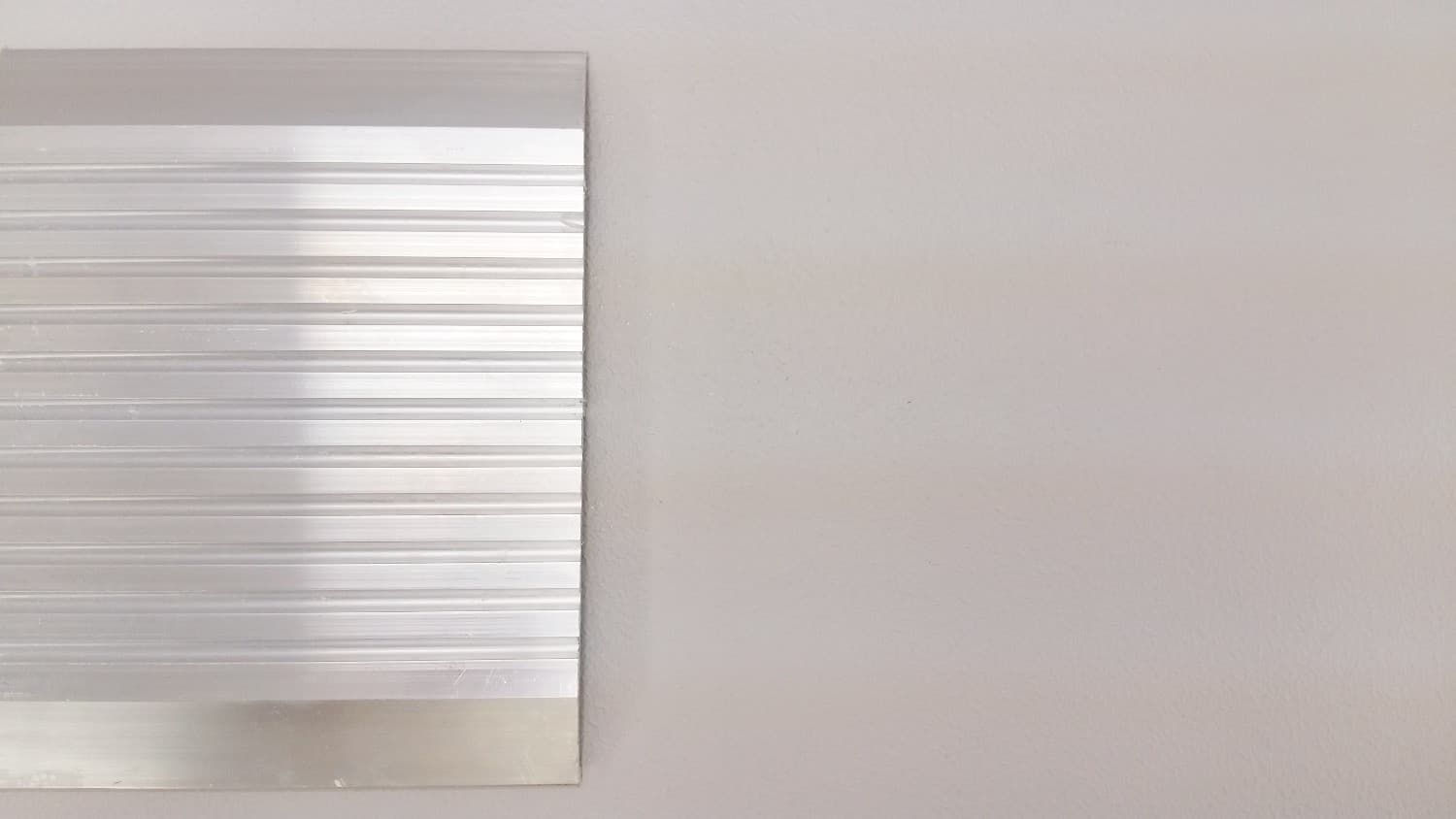 Seuil de porte en aluminium 7" X 36" - Miniature 2