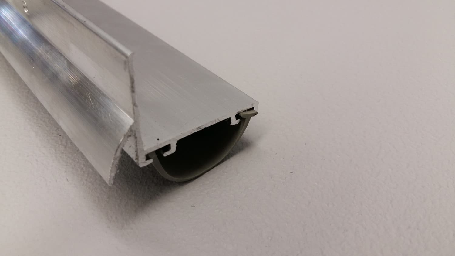 Balai de porte en aluminium 36" - DEF10-161-2 (36") | Vosthermos