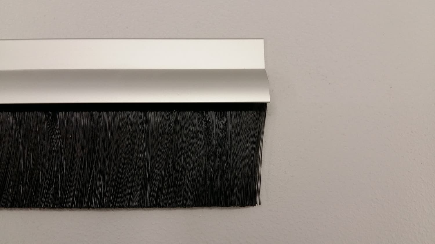 Balai de porte 36" en aluminium avec rejet d'eau  - Miniature 2