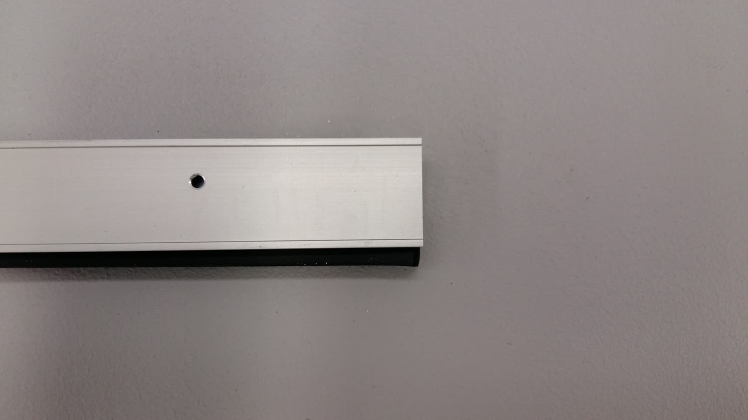 Ensemble de coupe-froid en aluminium et néoprène pour contour de porte - Miniature 2