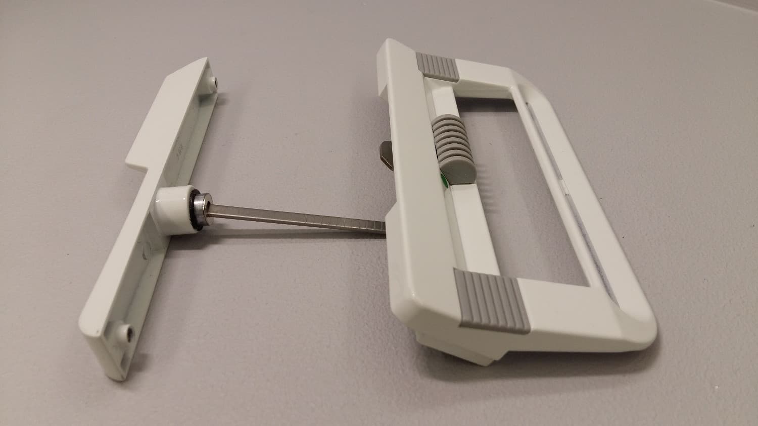 Poignée blanche avec clé pour porte patio - Miniature 2