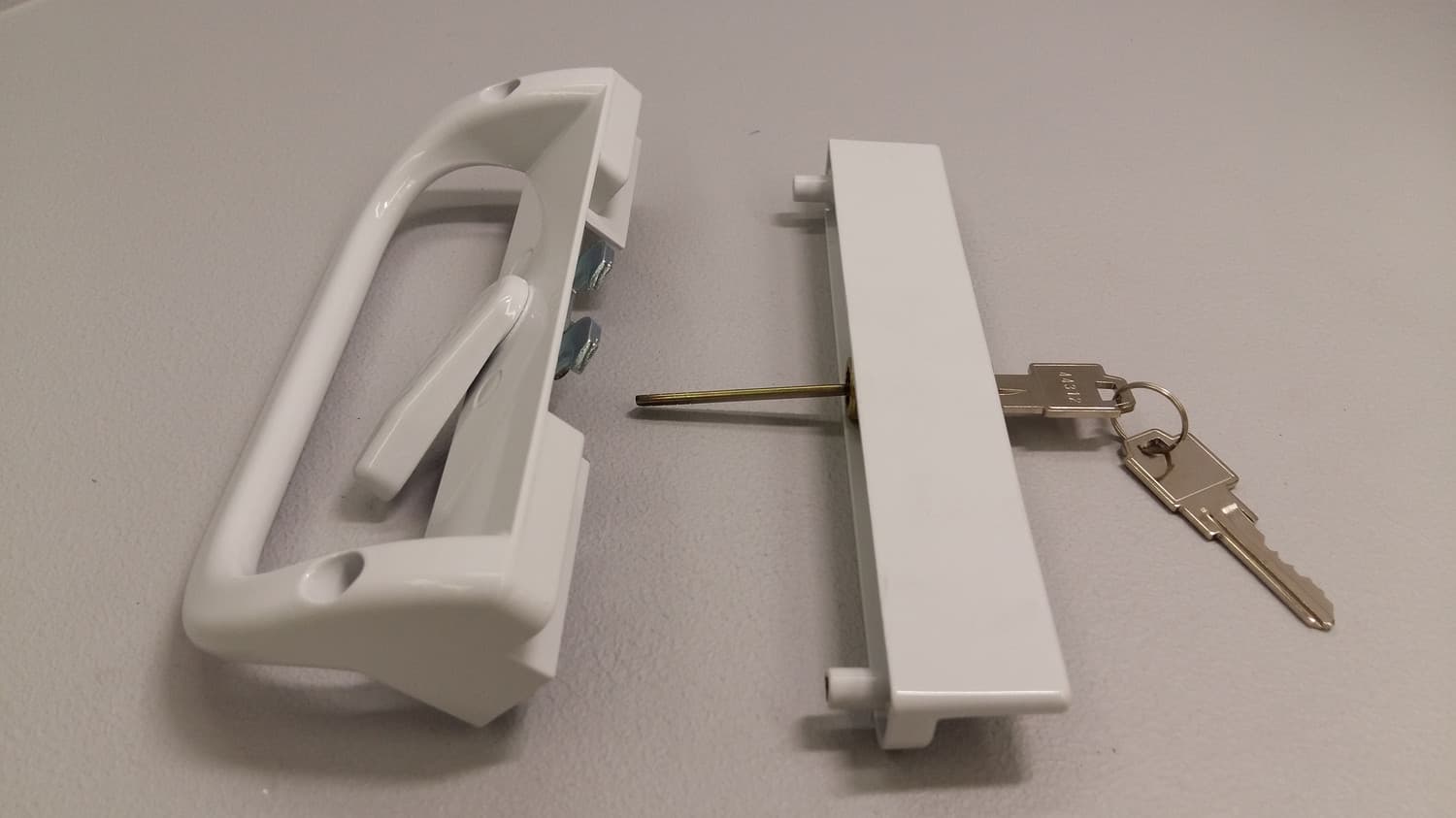 Poignée blanche avec clé pour porte patio - Miniature 2