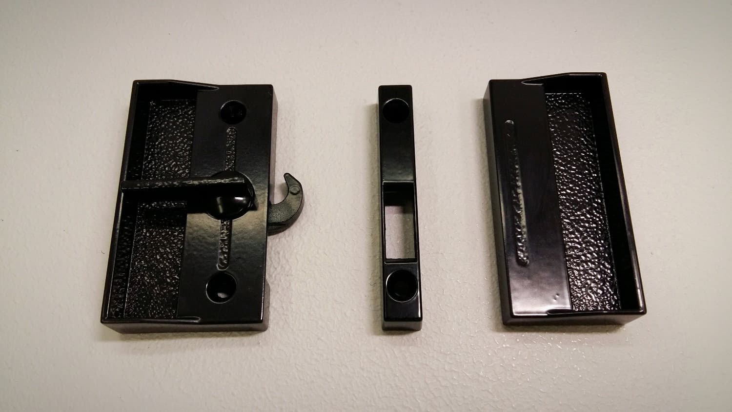 Poignée noire pour porte moustiquaire - DEF2-130N | Vosthermos