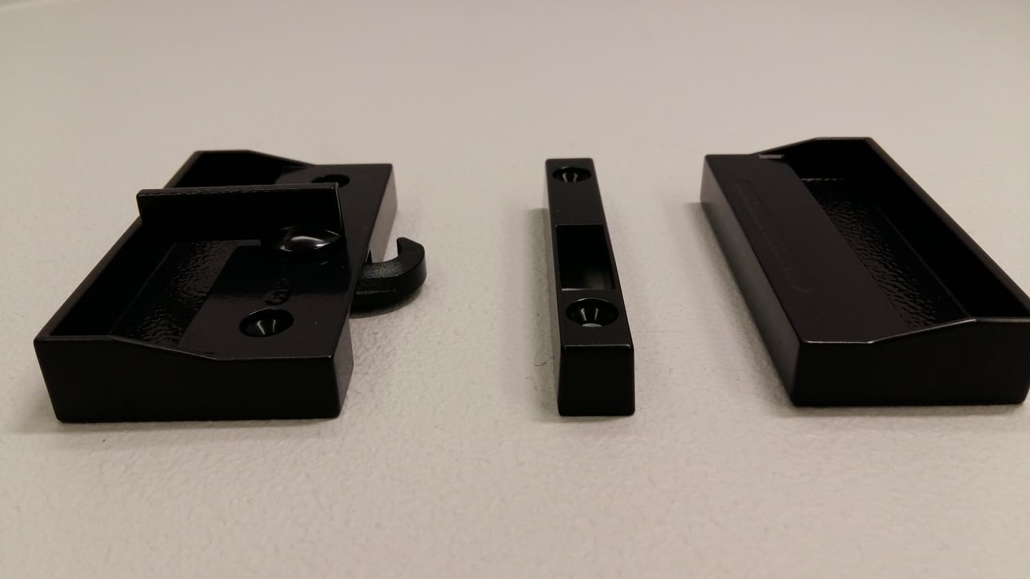 Poignée noire pour porte moustiquaire - Miniature 2