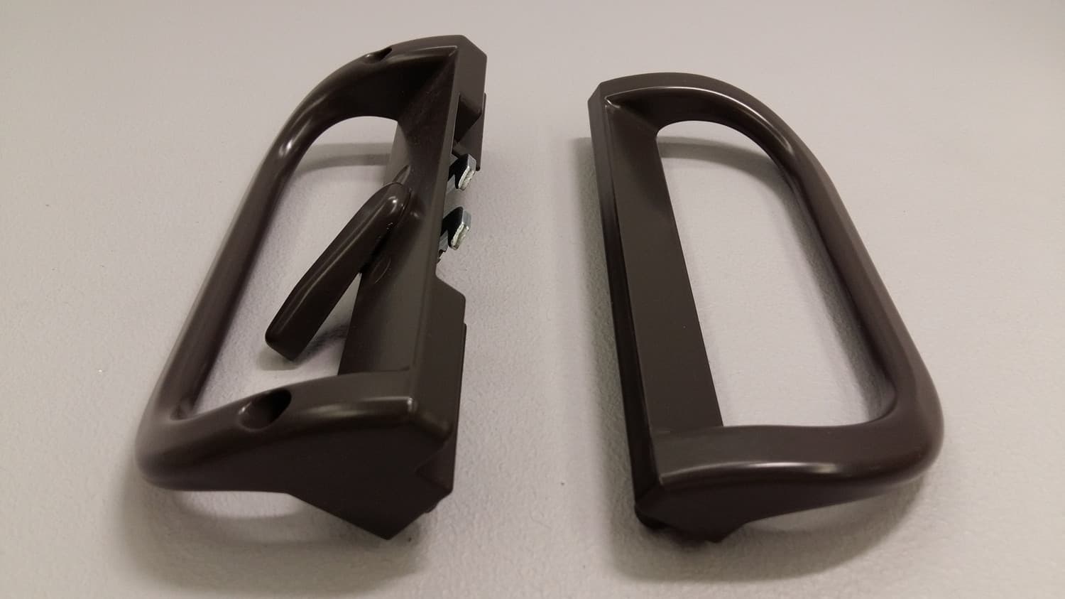 Poignée brune pour porte patio - Miniature 2