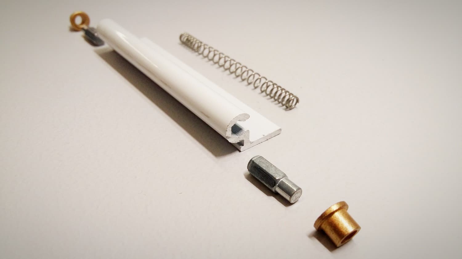 Charnière de remplacement pour contre-porte d'aluminium (blanc) - DEF4-130 | Vosthermos