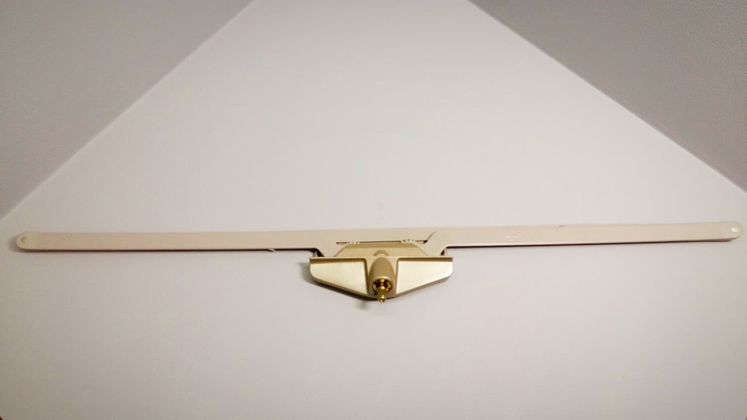 Opérateur "Truth" pour fenêtre à auvent (champagne) - Miniature 2