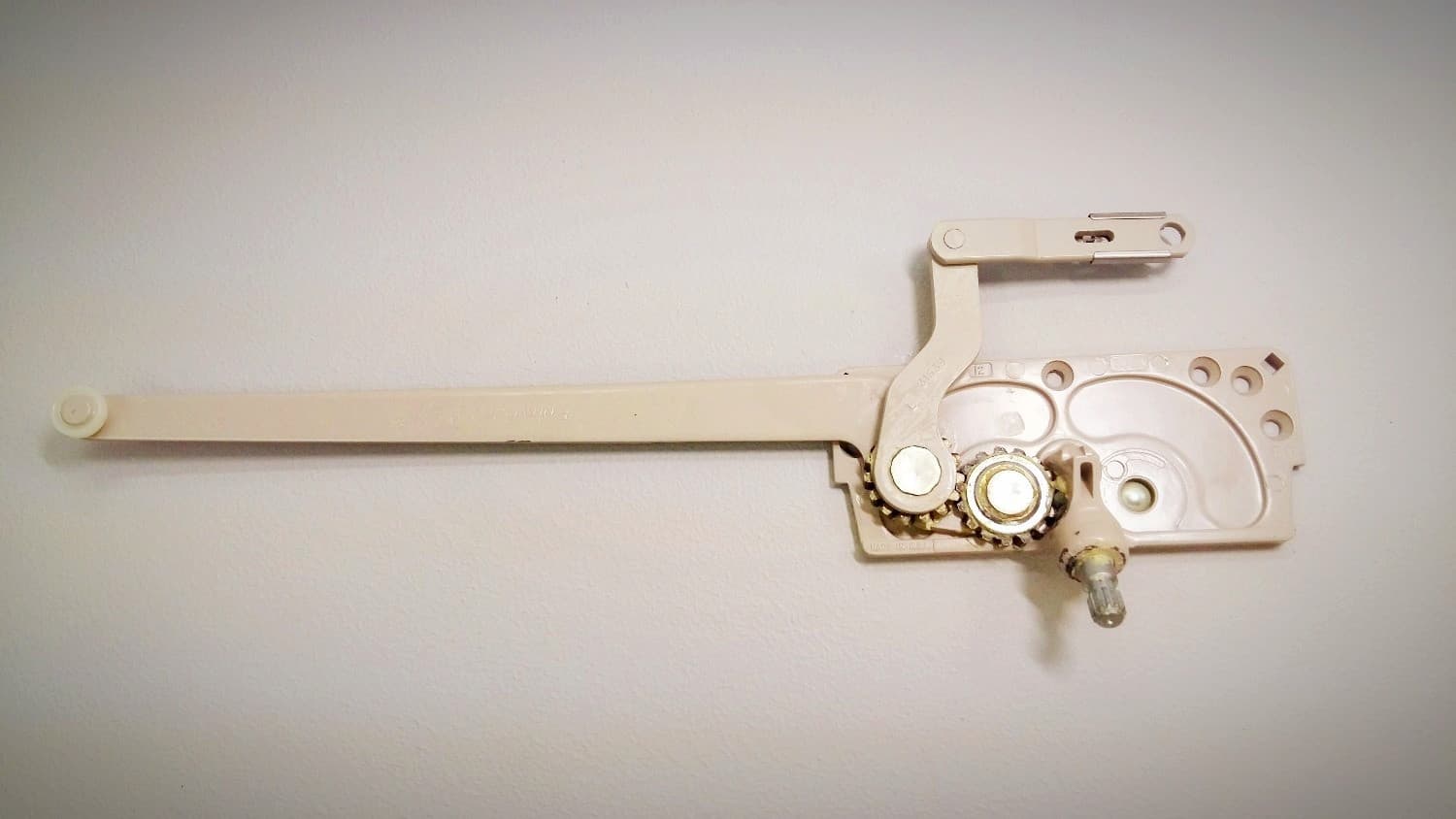 Opérateur "Truth" pour fenêtre à battant - Image 1