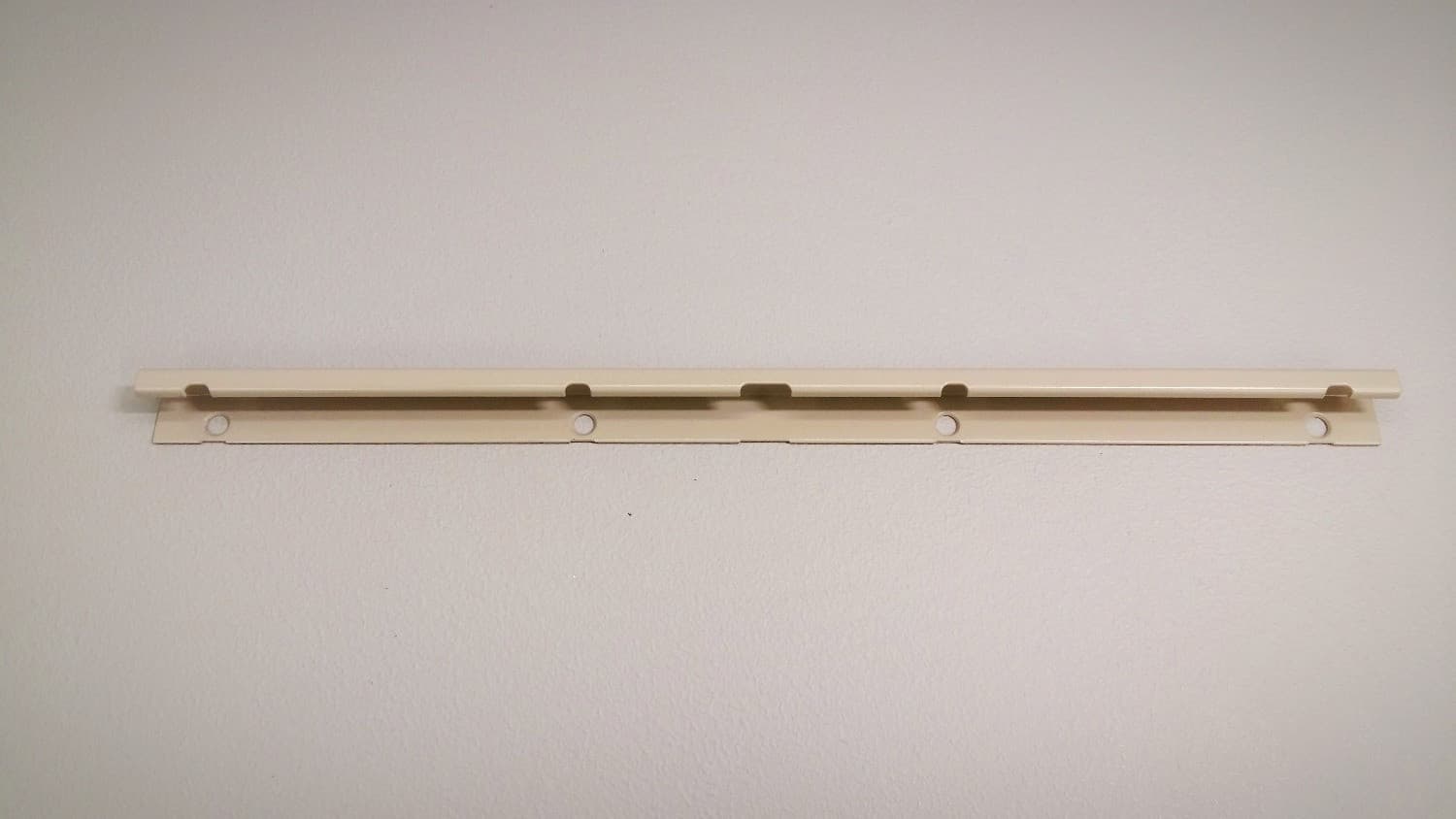 Rail pour opérateur de fenètre à battant - Image 1