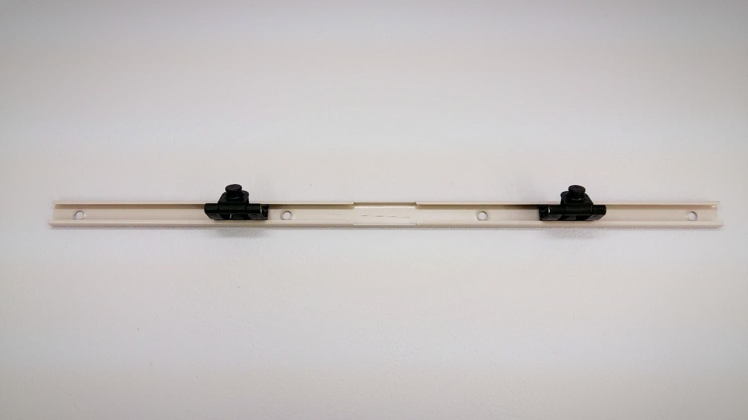 Rail pour opérateur de fenètre à battant - Image 1