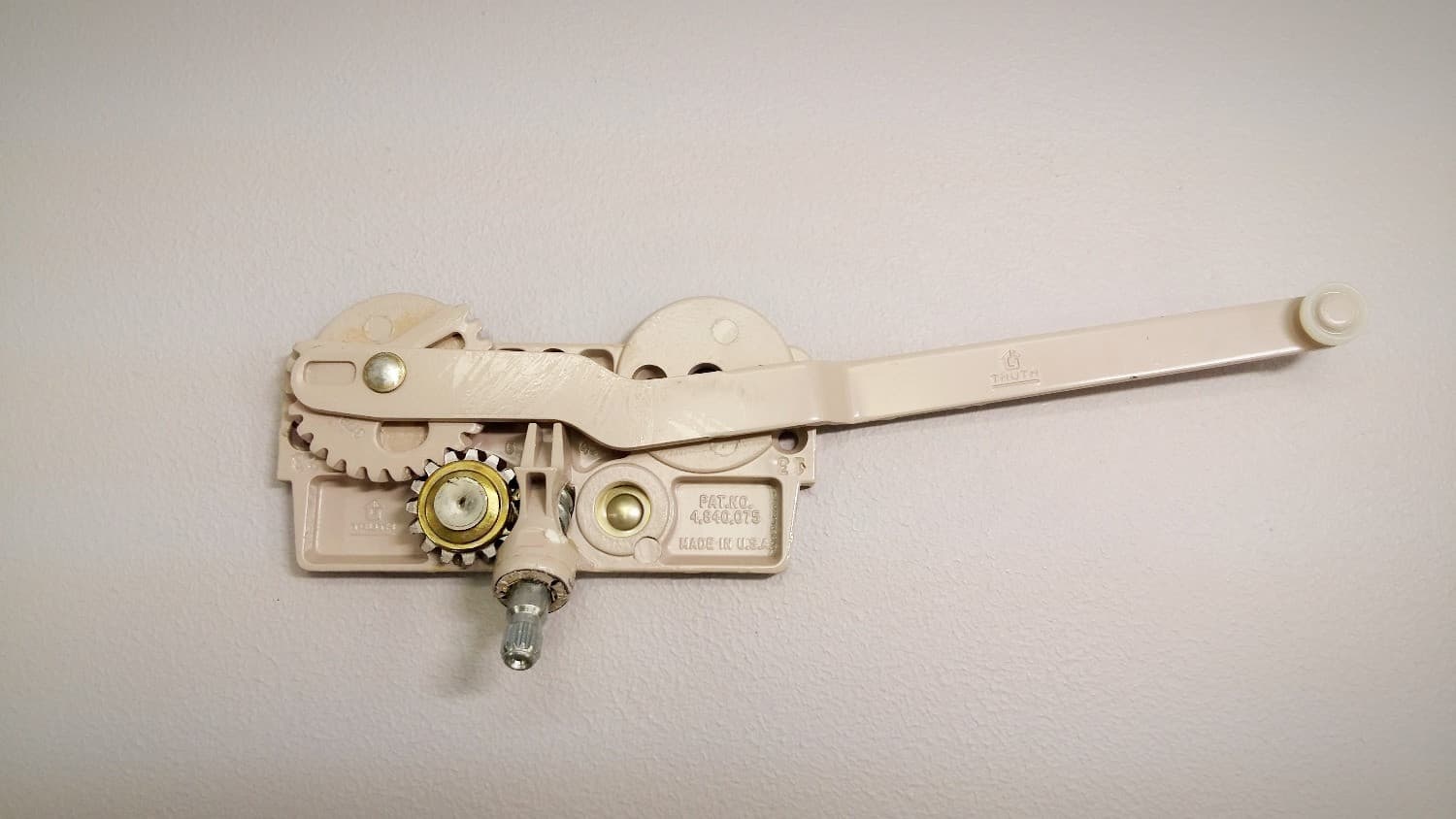 Opérateur "Truth" pour fenêtre à battant - Image 1