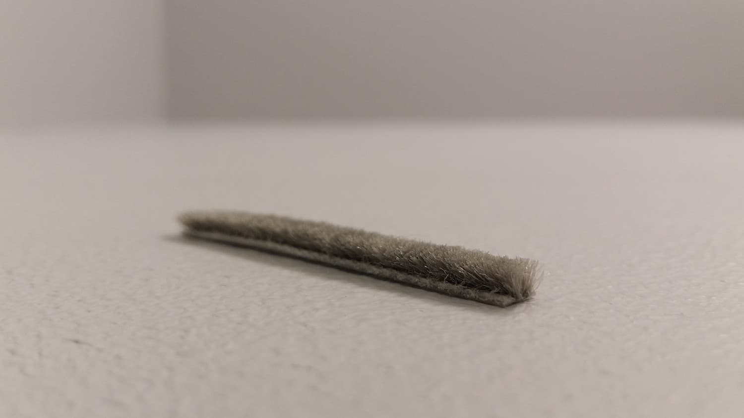 Coupe-froid en brosse fait de polypropylène(vendu au pied) - DEF6-103 | Vosthermos