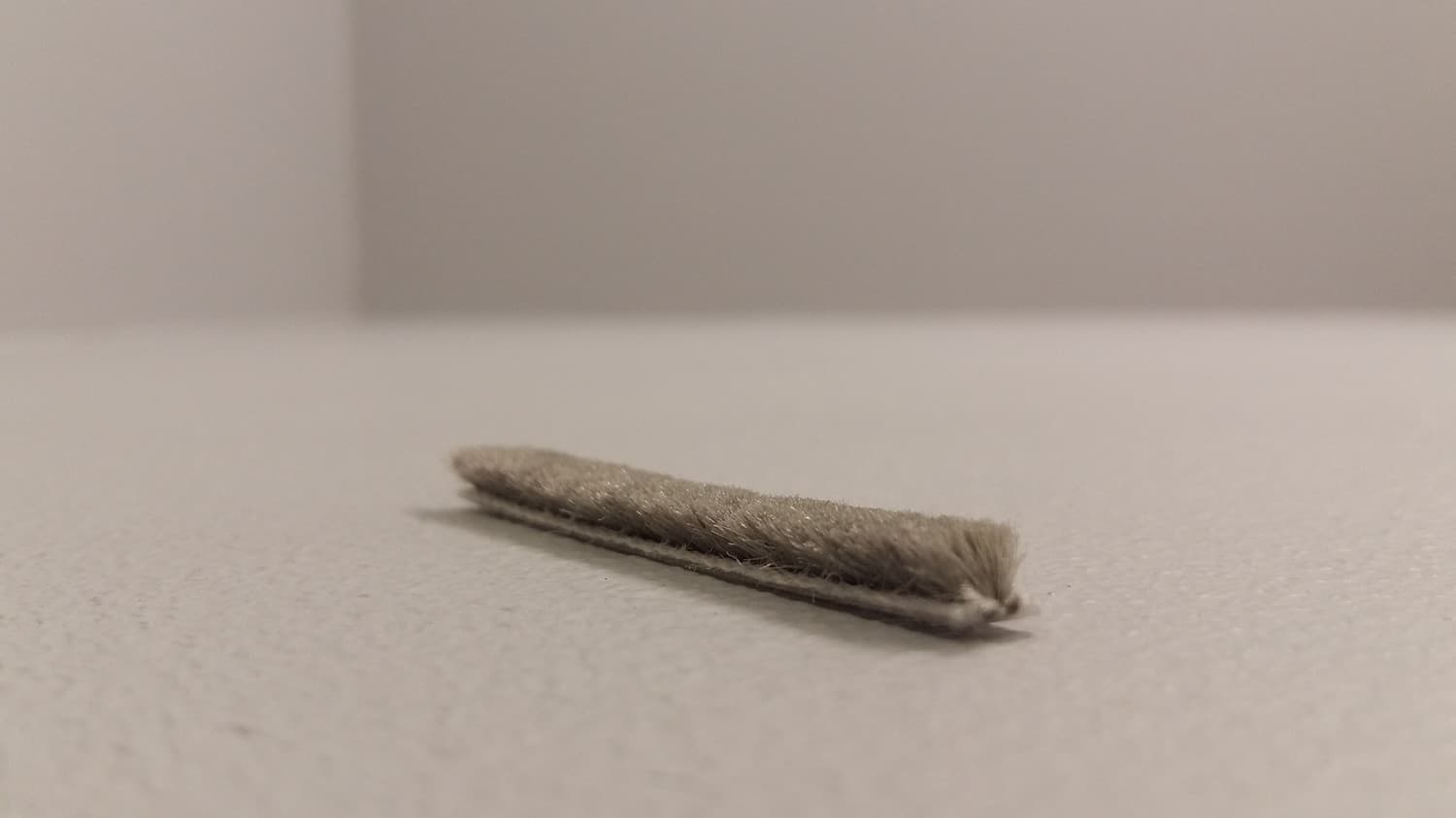 Coupe-froid en brosse fait de polypropylène(vendu au pied) - DEF6-107 | Vosthermos