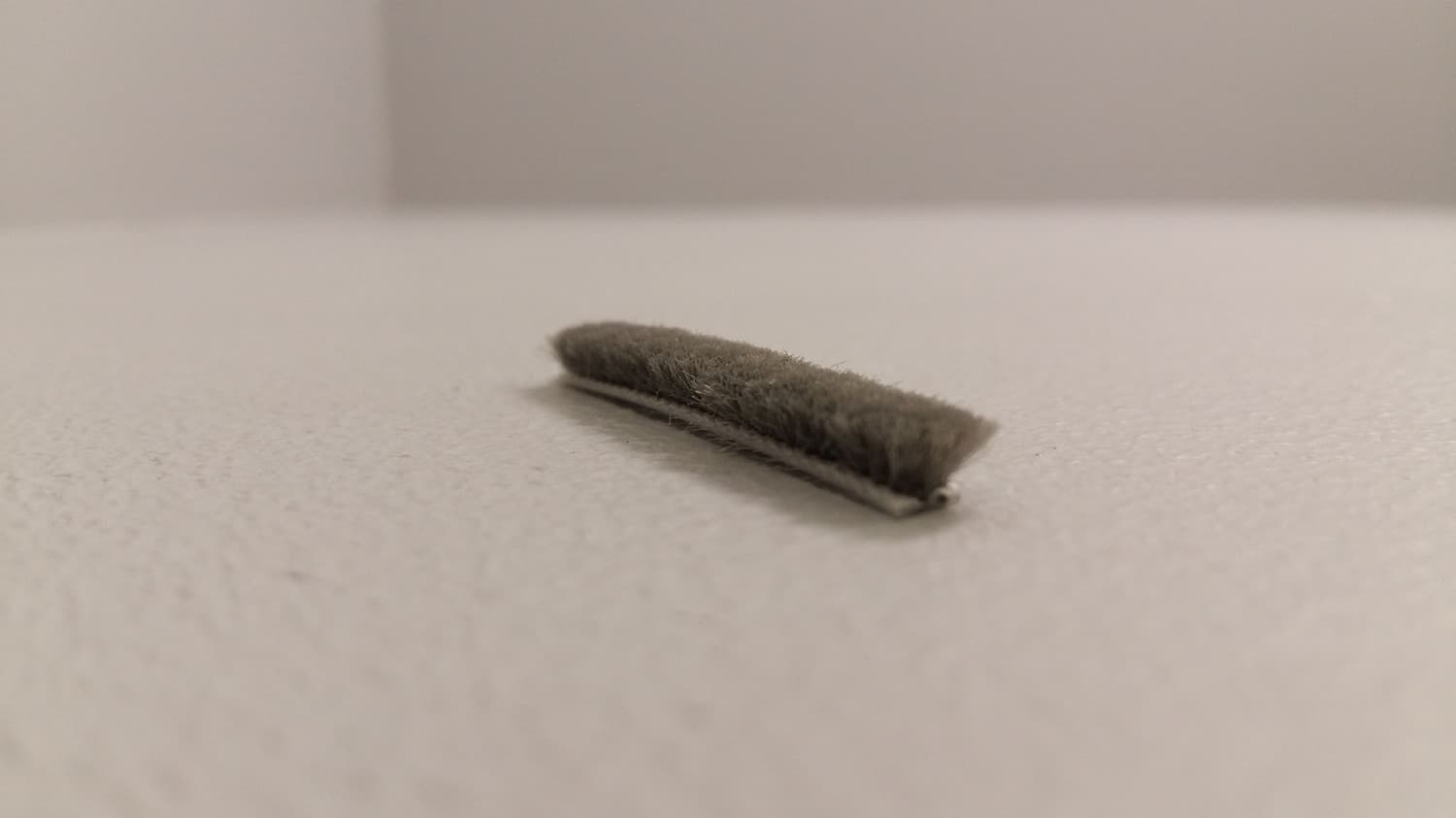 Coupe-froid en brosse fait de polypropylène(vendu au pied) - DEF6-109 | Vosthermos