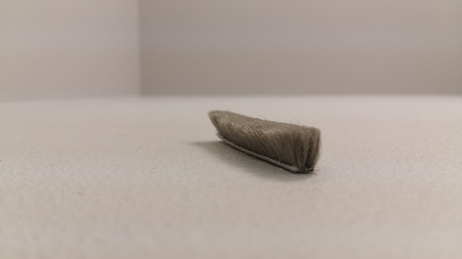 Coupe-froid en brosse fait de polypropylène(vendu au pied) - DEF6-117 | Vosthermos