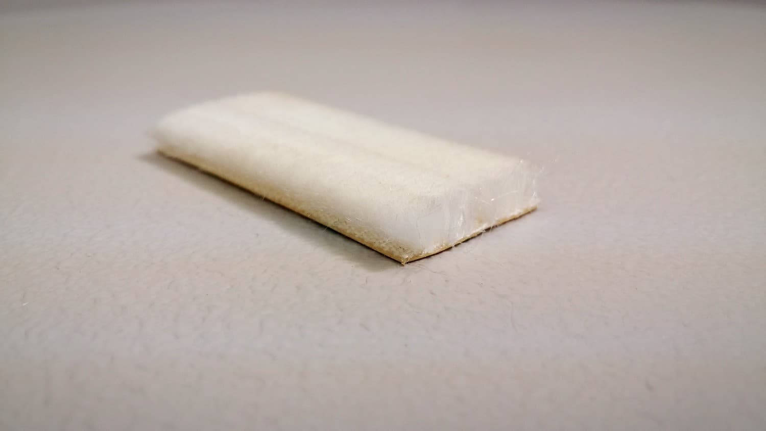 Coupe-froid auto-collant blanc (vendu au pied) - DEF6-154 | Vosthermos