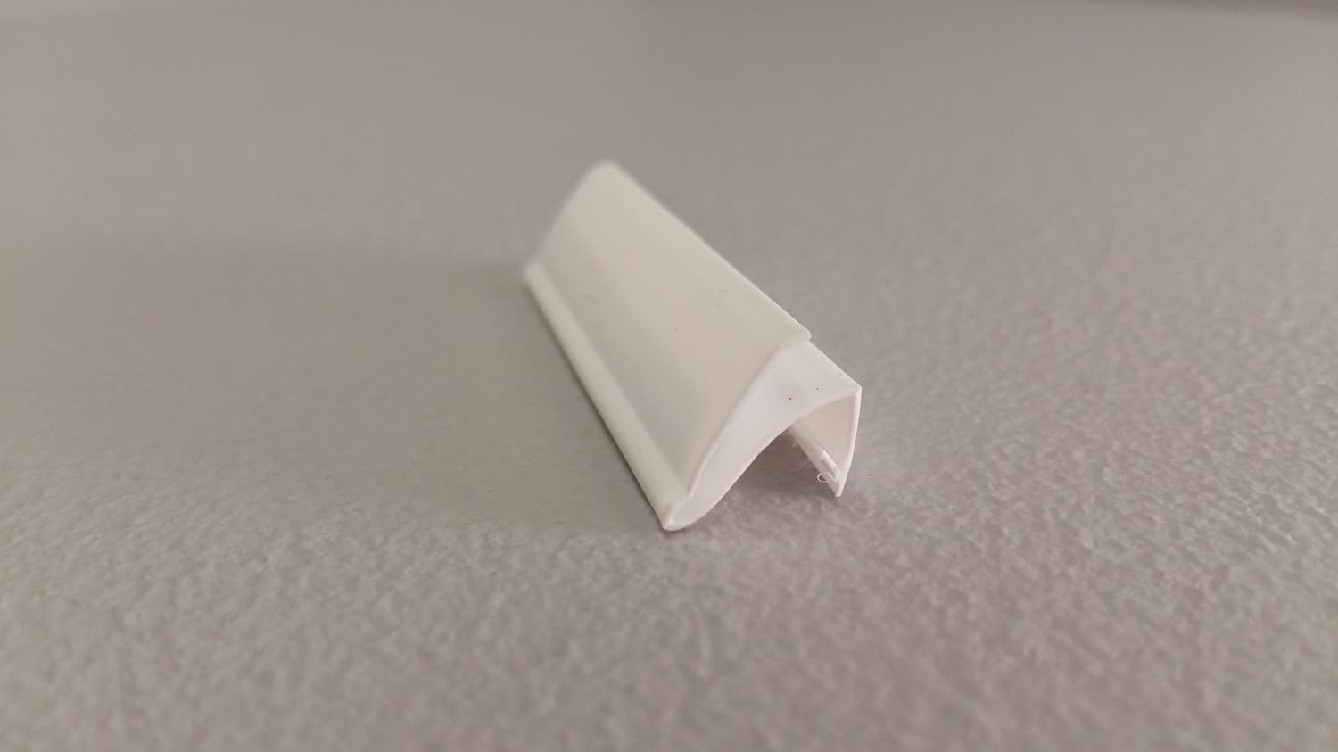 Coupe-froid blanc en polyflex 7' - DEF6-171BL | Vosthermos