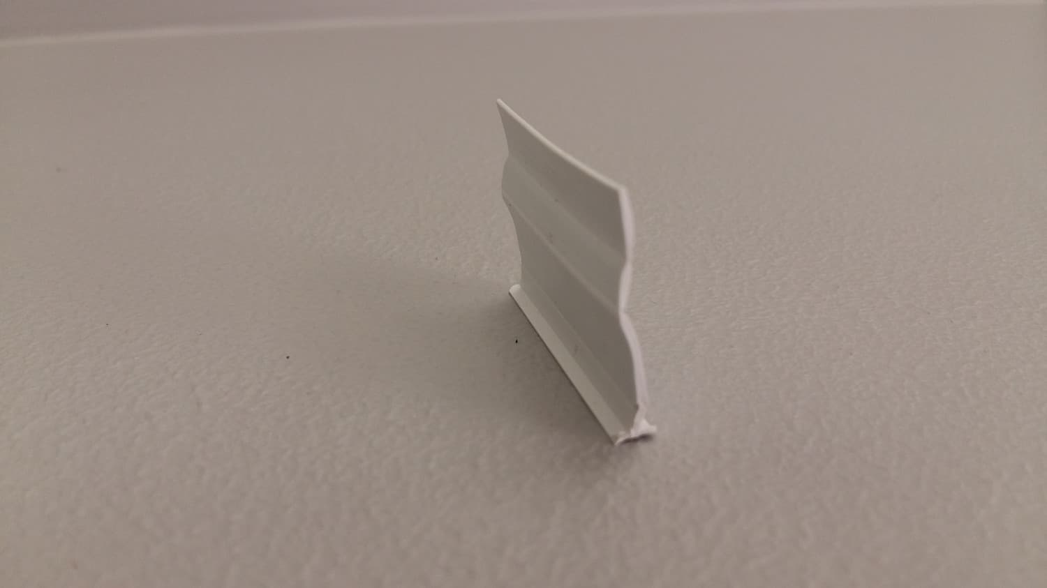 Coupe-mouche blanc pour porte moustiquaire coulissante (82") - DEF9-232 | Vosthermos