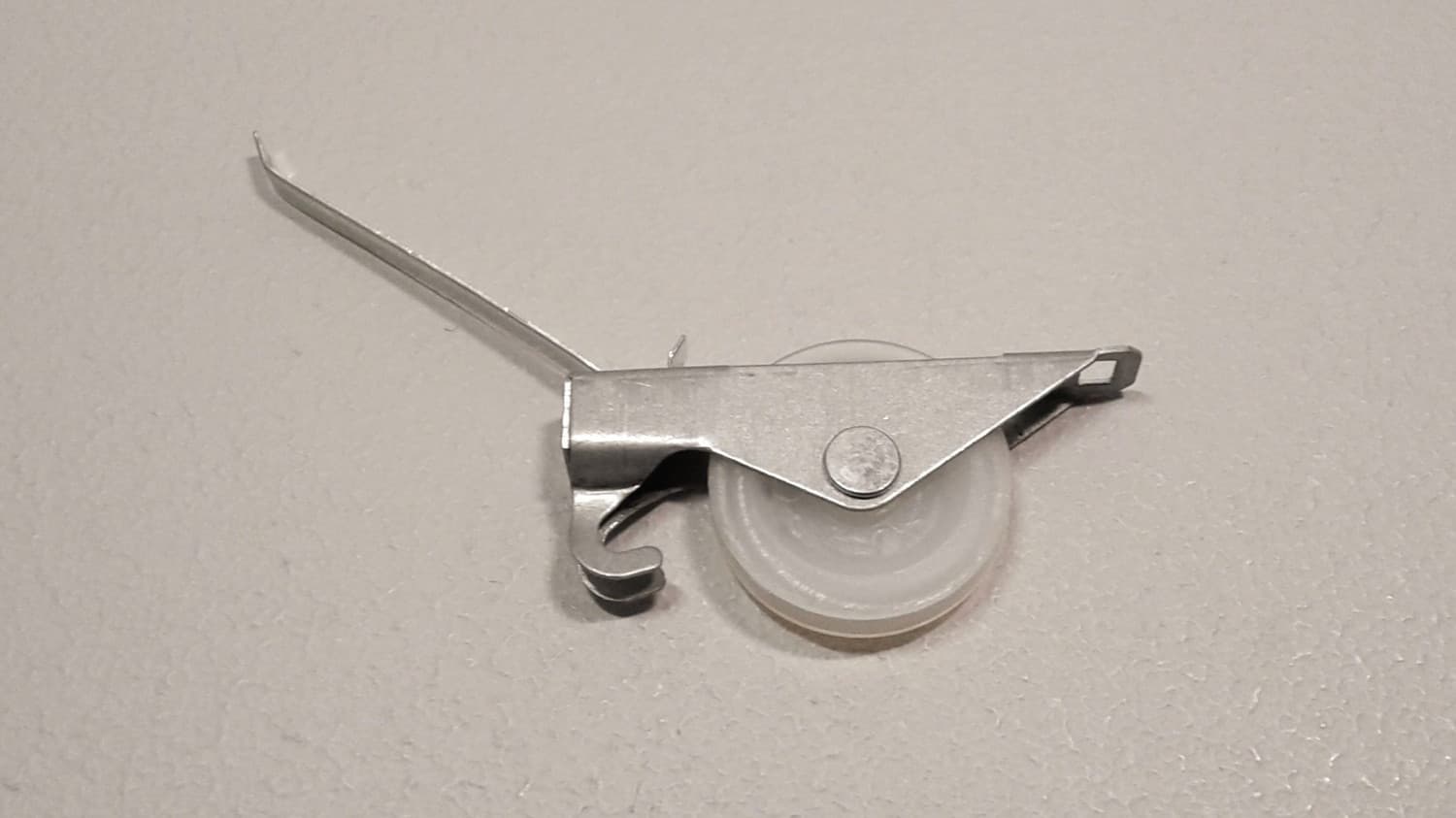 Roulette de porte moustiquaire en nylon Diamètre: 1 1/4''Épaisseur de la roulette: 1/4''Épaisseur du boîtier: 3/8'' - DEF1-111 | Vosthermos