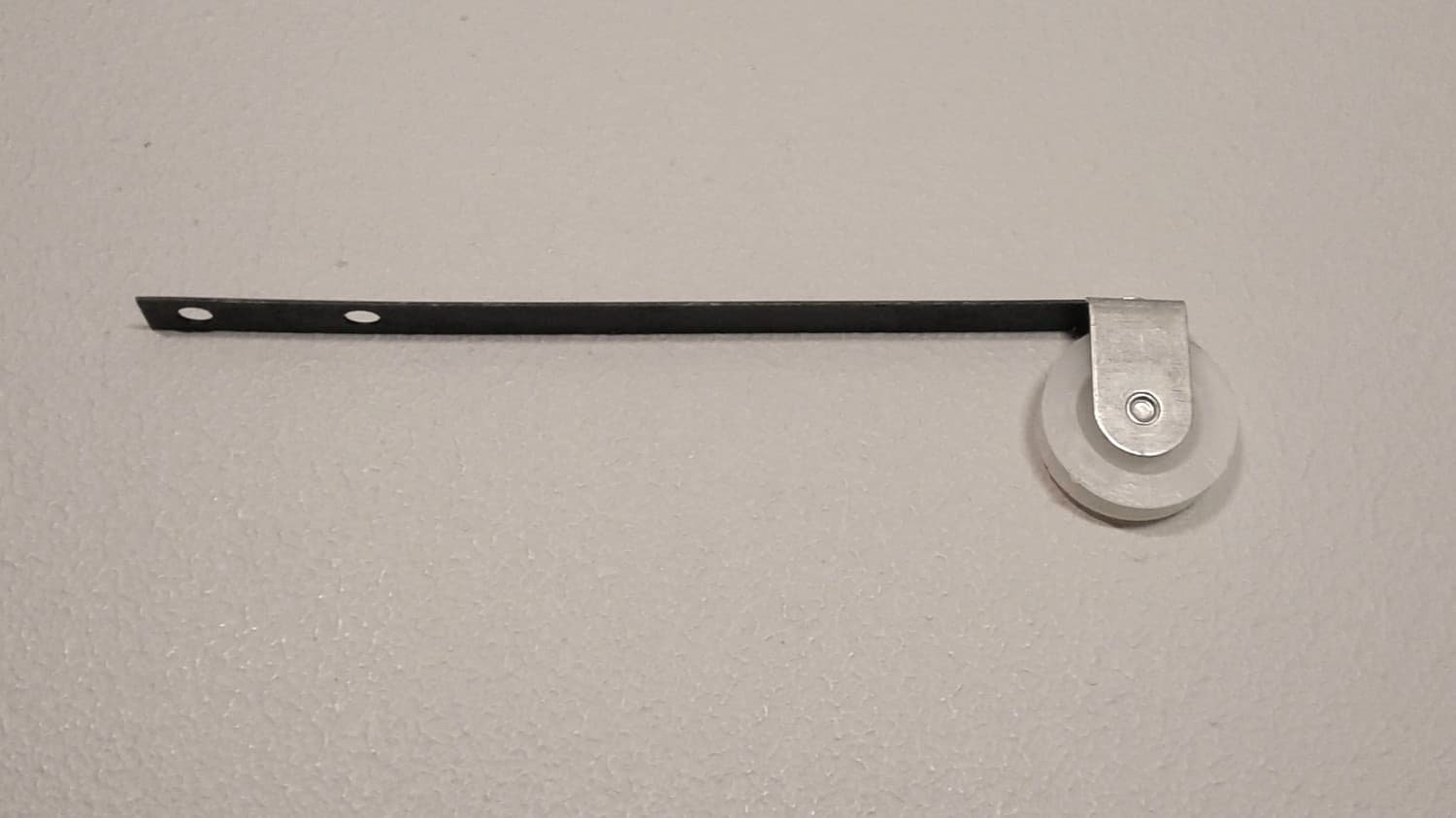 Roulette de porte moustiquaire en nylon (en paire) Diamètre: 1''Épaisseur: 3/8''Longueur de la tige: 5 5/16'' - DEF1-120 | Vosthermos