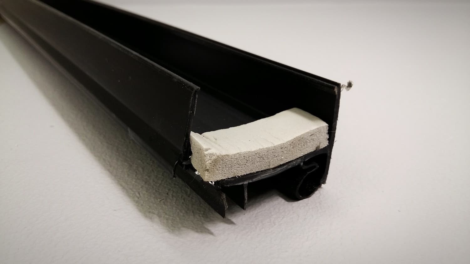 Balai noir pour porte résidentielle 36" - DEF10-143N-36 | Vosthermos