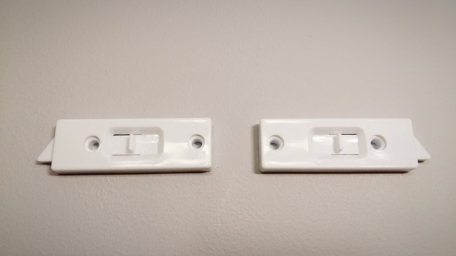 Barrure de fenêtre blanche(en paire) - DEF3-188 | Vosthermos