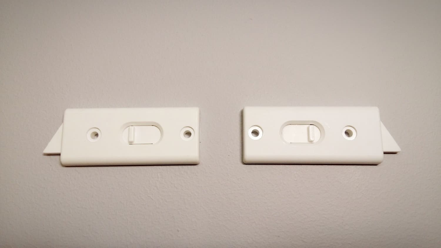 Barrure de fenêtre blanche(en paire) - DEF3-288 | Vosthermos