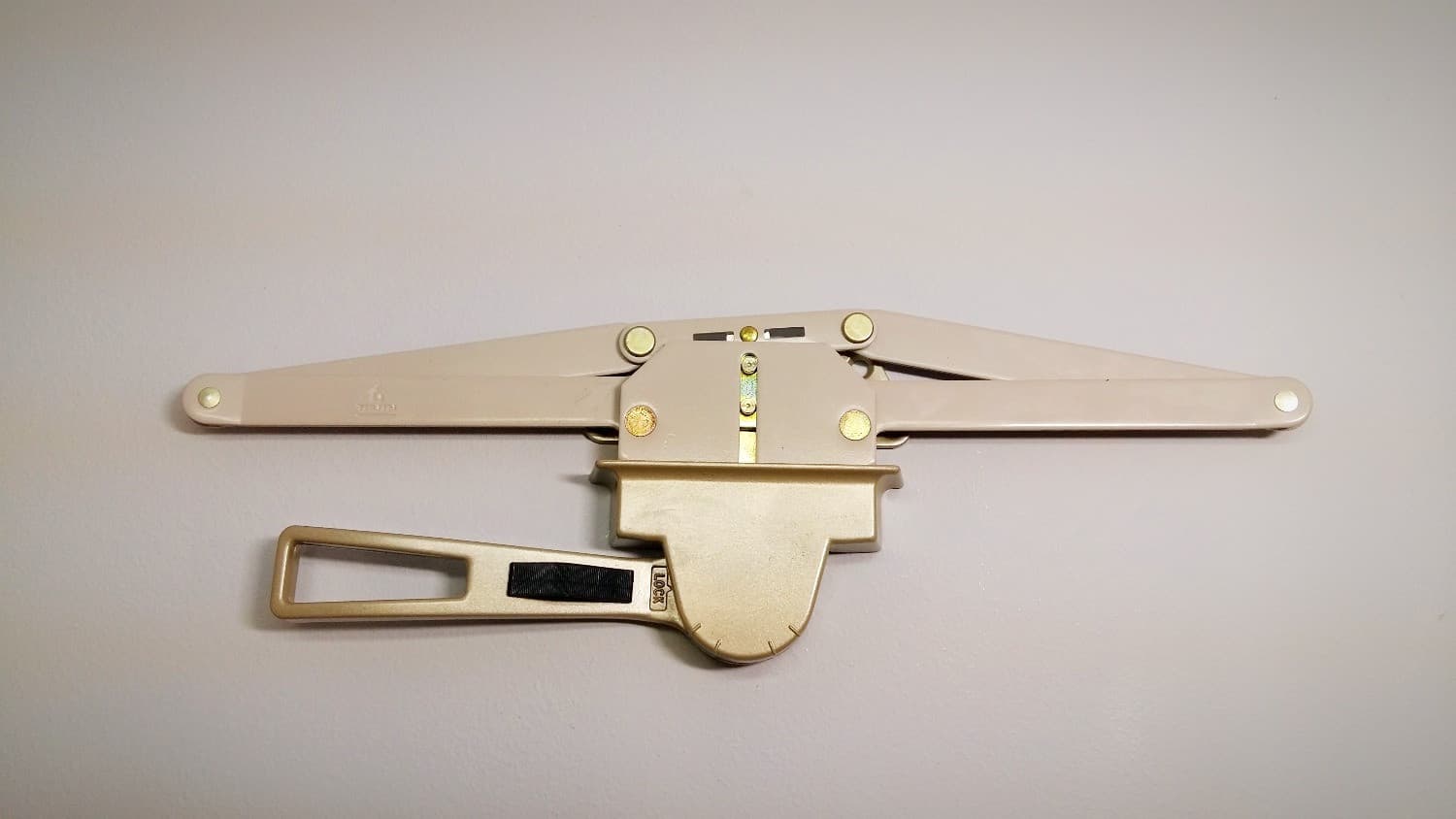 Opérateur "Truth" pour fenêtre à auvent (champagne) - DEF5-115CH | Vosthermos